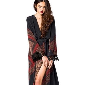 Cold Stone Fox lace robe